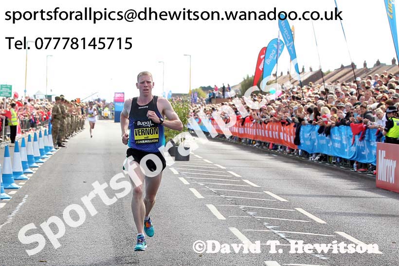 Andy Vernon finishing the mens 2014 BUPA Great North Run. Photo: David T. Hewitson/Sports for All Pics